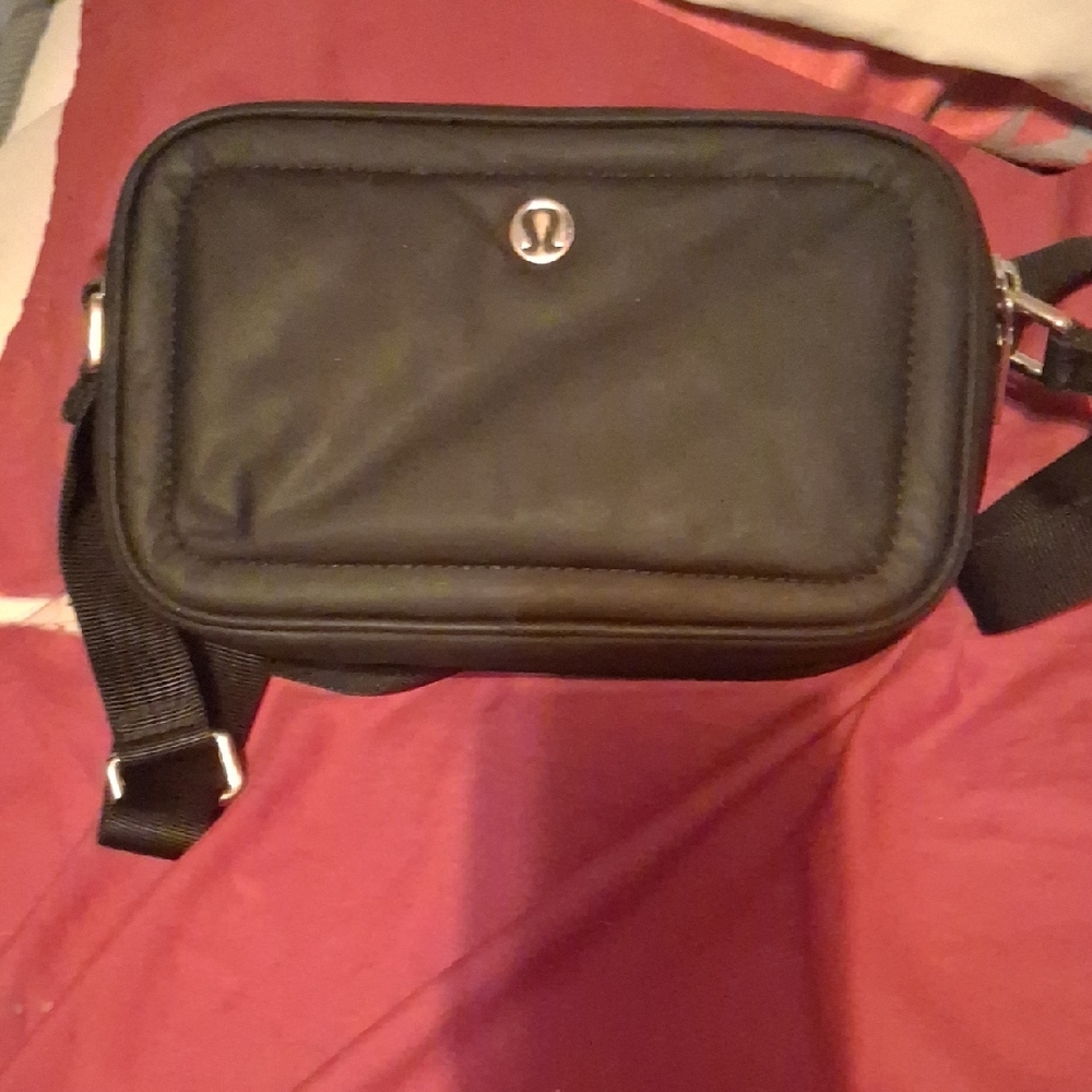 Lululemon Crossbody Camera Bag 2L - Black/Silver - Gently Used - LW9DT3S